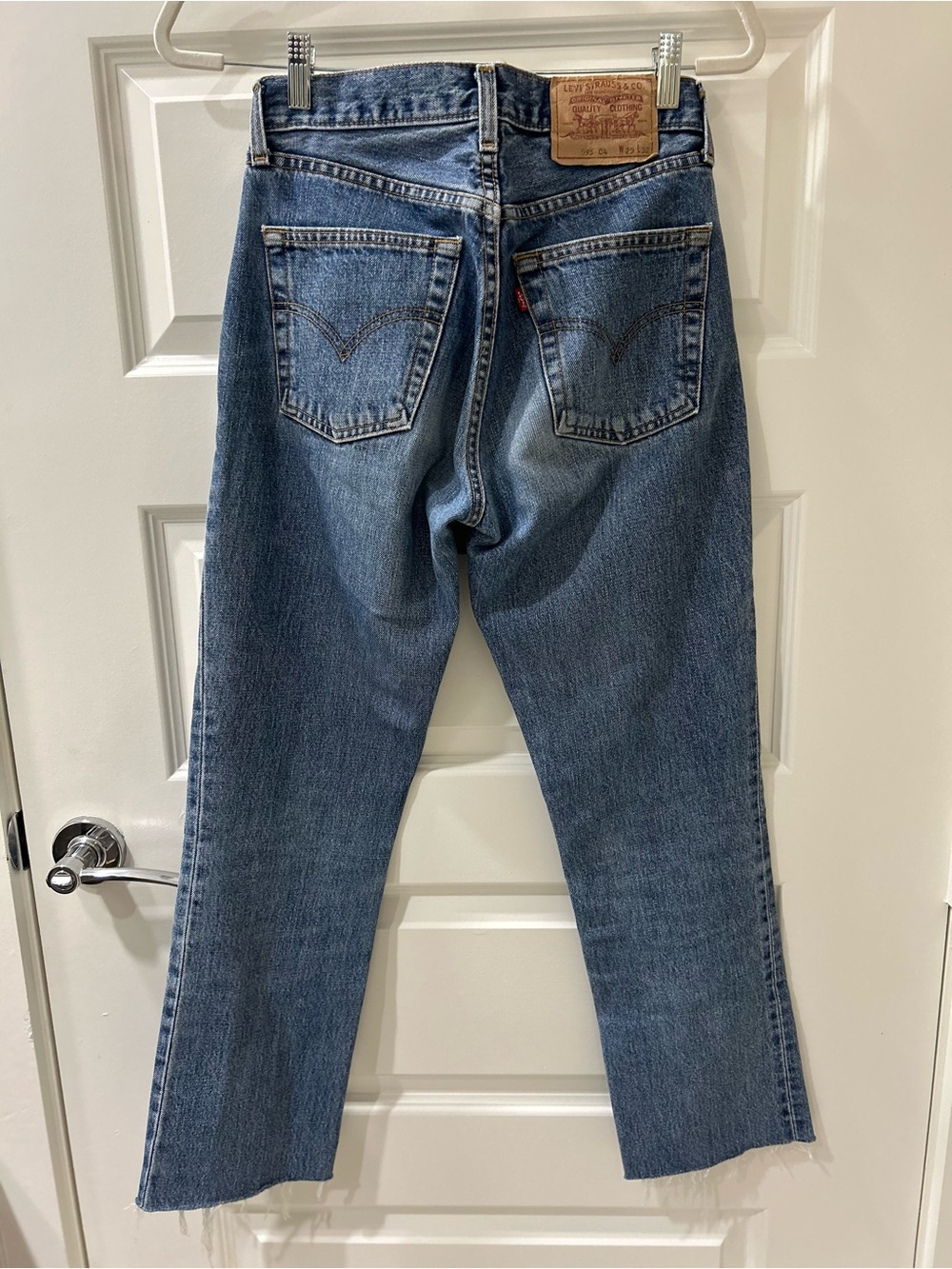 Levi's Blue Straight-Leg Women's Jeans with Classic Back Pockets
